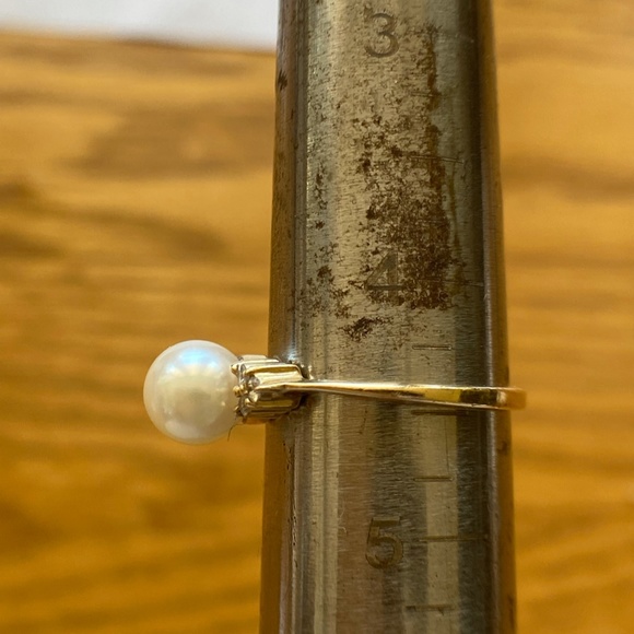Cultured Pearl and Diamond SOLID 14K Yellow Gold Ring - Picture 8 of 8